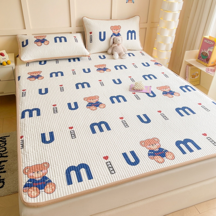 91家纺网 家纺一手货源 找家纺 LIFE.丽芙 2025新款A类四季可用A版全棉数码印花B版牛奶绒单件夹棉床褥垫三件套 床褥垫-妙妙熊