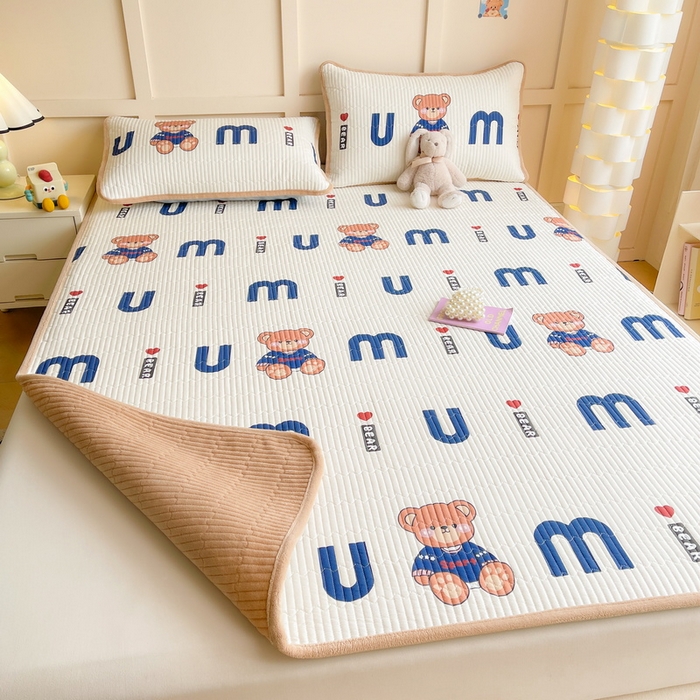 91家纺网 家纺一手货源 找家纺 LIFE.丽芙 2025新款A类四季可用A版全棉数码印花B版牛奶绒单件夹棉床褥垫三件套 床褥垫-妙妙熊