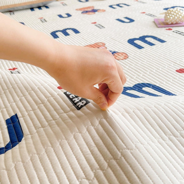 91家纺网 家纺一手货源 找家纺 LIFE.丽芙 2025新款A类四季可用A版全棉数码印花B版牛奶绒单件夹棉床褥垫三件套 床褥垫-妙妙熊