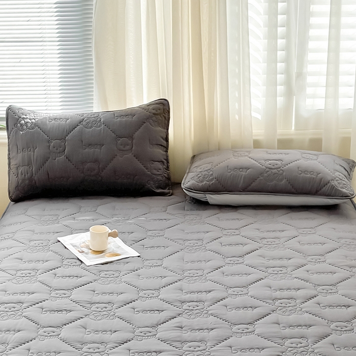 91家纺网 家纺一手货源 找家纺 LIFE.丽芙 2025新款磨毛超声波夹棉机包边枕套 小熊夹棉枕套-高级灰