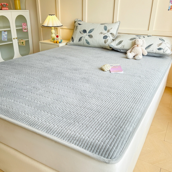 91家纺网 家纺一手货源 找家纺 LIFE.丽芙 2025新款A类四季可用A版全棉数码印花B版牛奶绒单件夹棉床褥垫三件套 床褥垫-叶纷飞