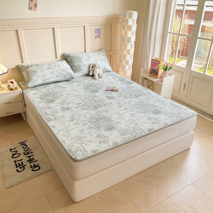 91家纺网 家纺一手货源 找家纺 LIFE.丽芙 2025新款A类四季可用A版全棉数码印花B版牛奶绒单件夹棉床褥垫三件套 床褥垫-秋韵