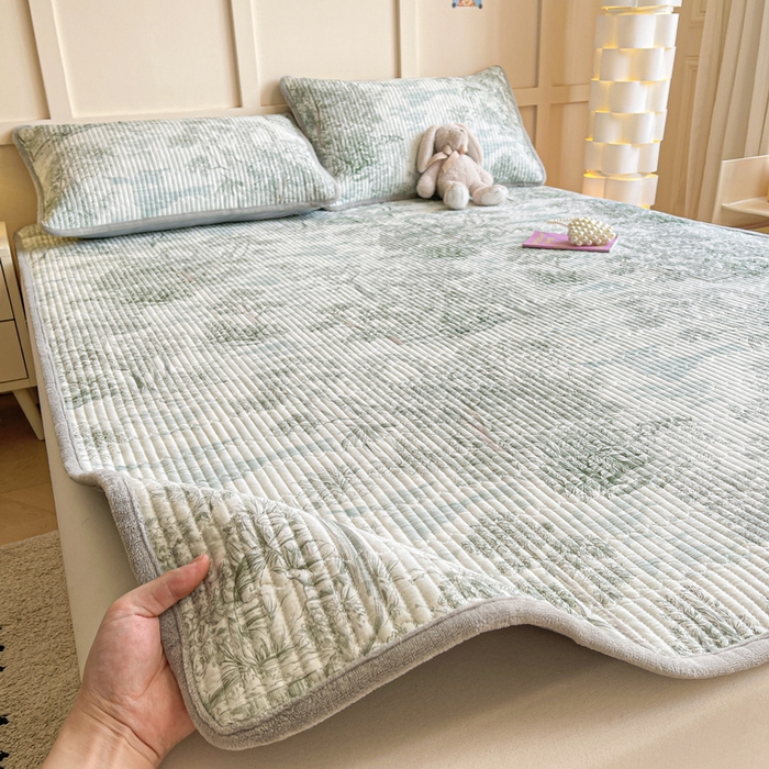 91家纺网 家纺一手货源 找家纺 LIFE.丽芙 2025新款A类四季可用A版全棉数码印花B版牛奶绒单件夹棉床褥垫三件套 床褥垫-秋韵