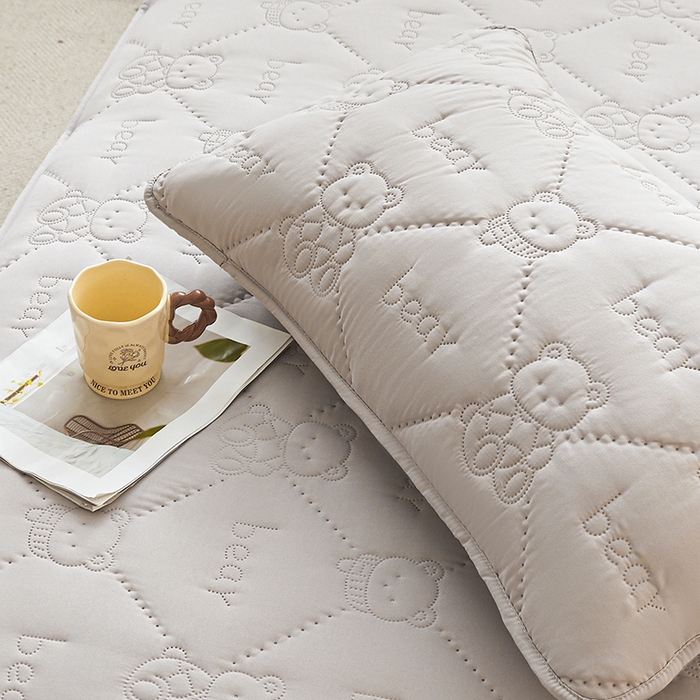 91家纺网 家纺一手货源 找家纺 （总）LIFE.丽芙 2025新款磨毛超声波夹棉防水枕套机包边款