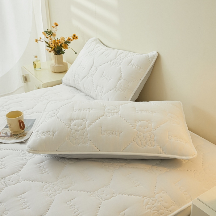 LIFE.丽芙 2025新款磨毛超声波夹棉防水枕套机包边款 小熊防水夹棉枕套-象牙白