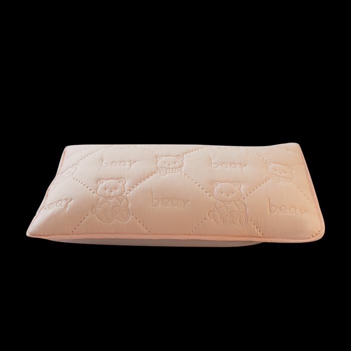 91家纺网 家纺一手货源 找家纺 LIFE.丽芙 2025新款磨毛超声波夹棉防水枕套机包边款 小熊防水夹棉枕套-奶油粉