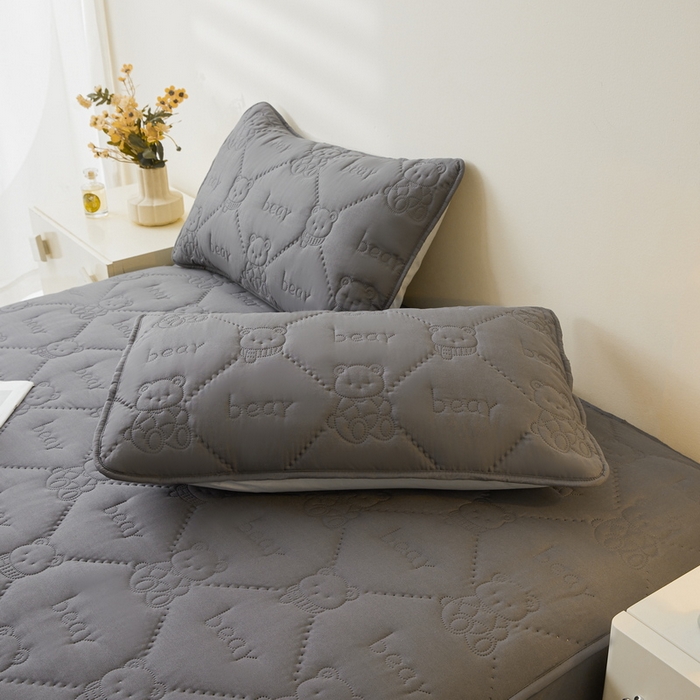 LIFE.丽芙 2025新款磨毛超声波夹棉防水枕套机包边款 小熊防水夹棉枕套-高级灰