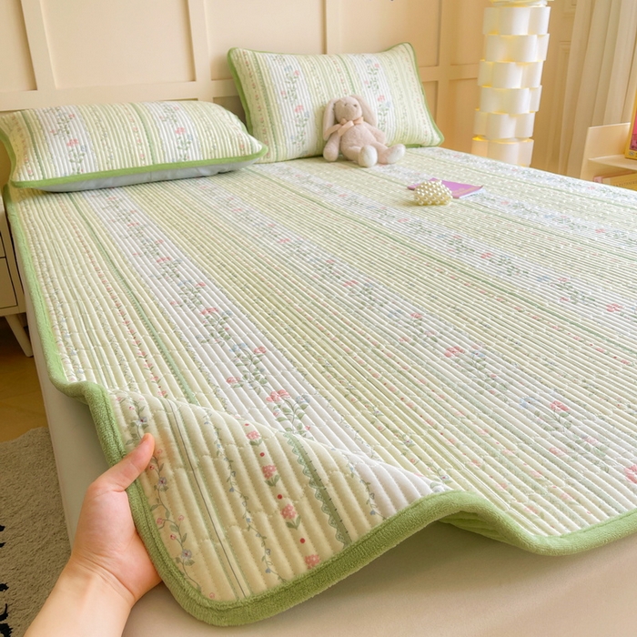 91家纺网 家纺一手货源 找家纺 LIFE.丽芙 2025新款A类四季可用A版全棉数码印花B版牛奶绒单件夹棉床褥垫三件套 床褥垫-曼琳-绿