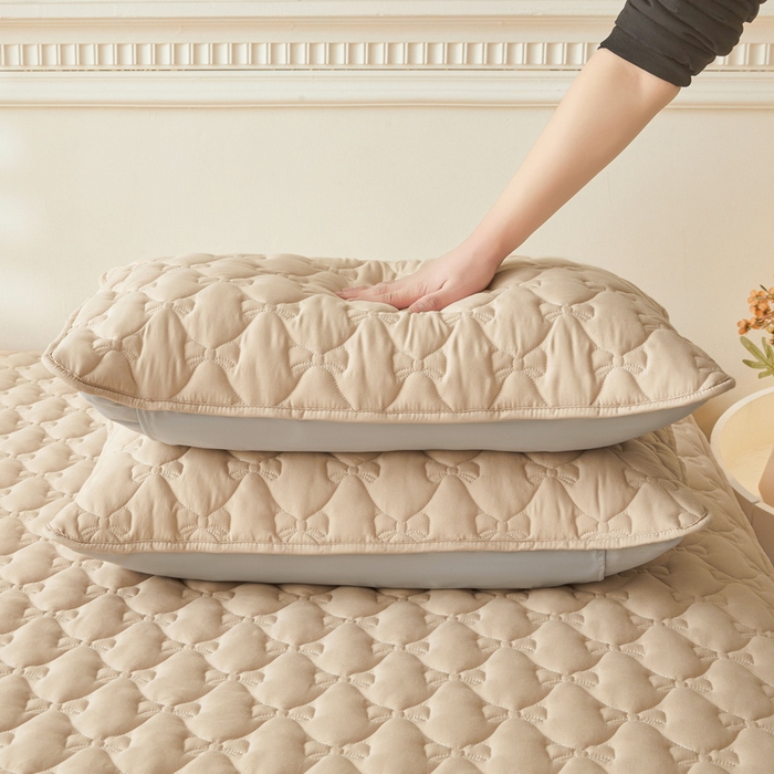 91家纺网 家纺一手货源 找家纺 LIFE.丽芙 2025新款水洗原棉夹棉包边枕套 蝴蝶结枕套-奶茶