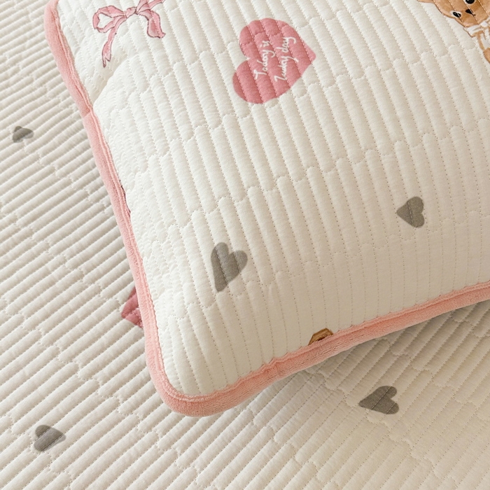 91家纺网 家纺一手货源 找家纺 LIFE.丽芙 2025新款A类全棉夹棉包边枕套 安琪拉-粉