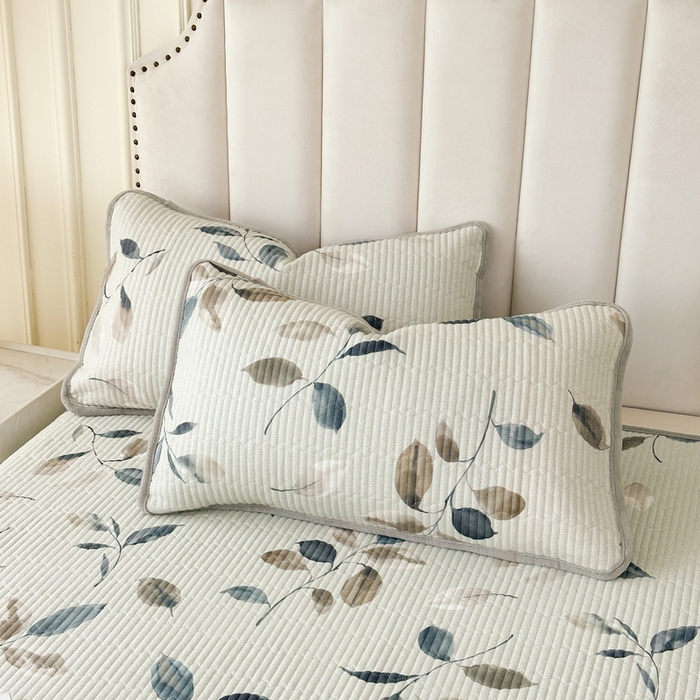 91家纺网 家纺一手货源 找家纺 LIFE.丽芙 2025新款A类全棉夹棉包边枕套 叶纷飞