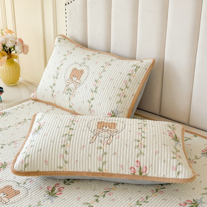 LIFE.丽芙 2025新款A类全棉夹棉包边枕套 花丛熊宝