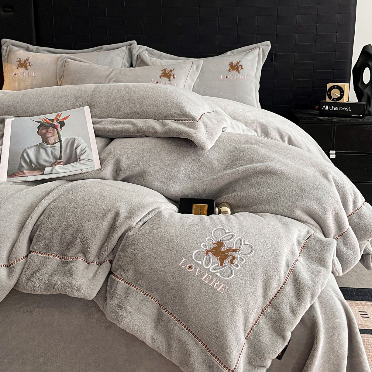 （总）库里梦家纺 2025网红直播热款230克全消光工艺绣花牛奶绒四件套