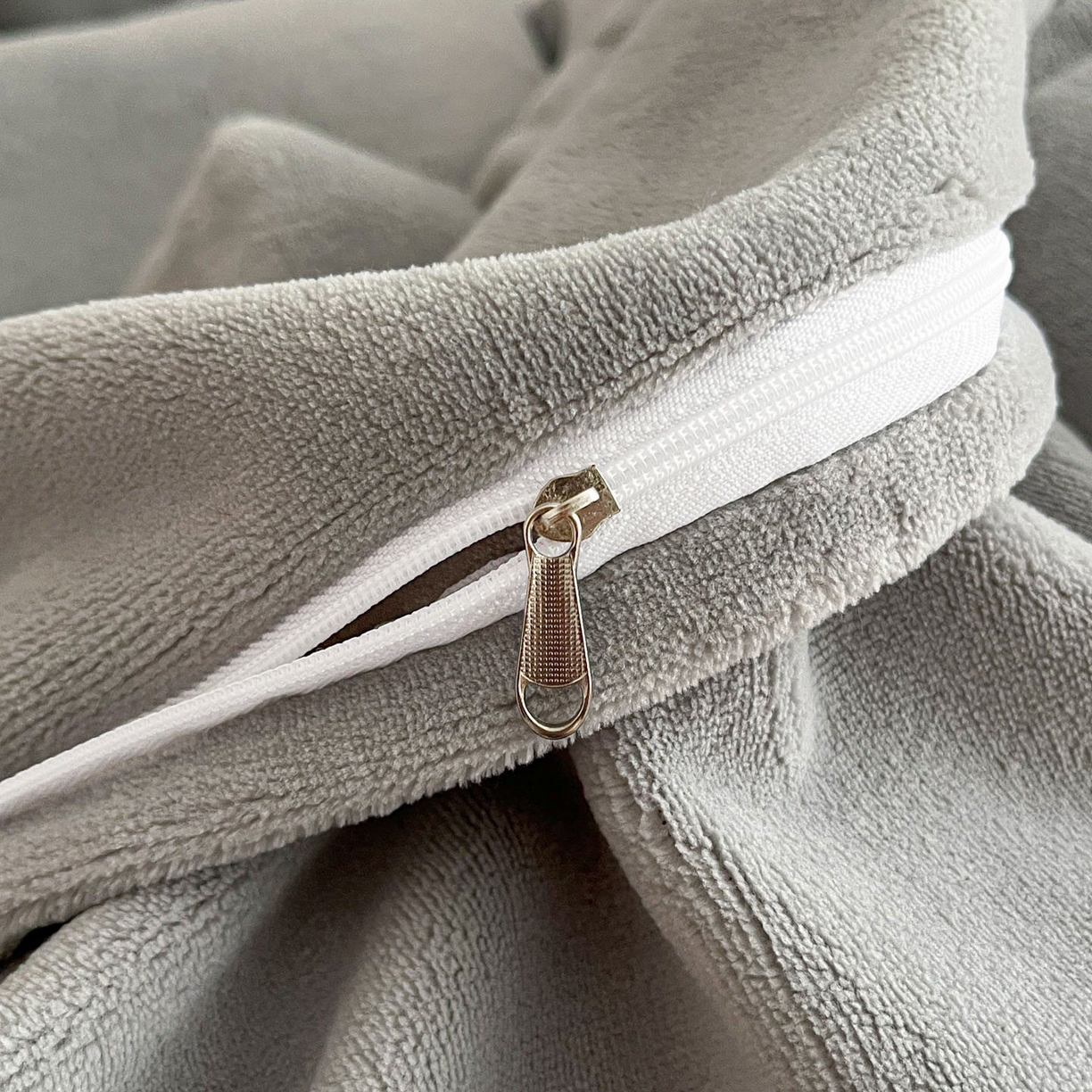 91家纺网 家纺一手货源 找家纺 （总）库里梦家纺 2025网红直播热款230克全消光工艺绣花牛奶绒四件套