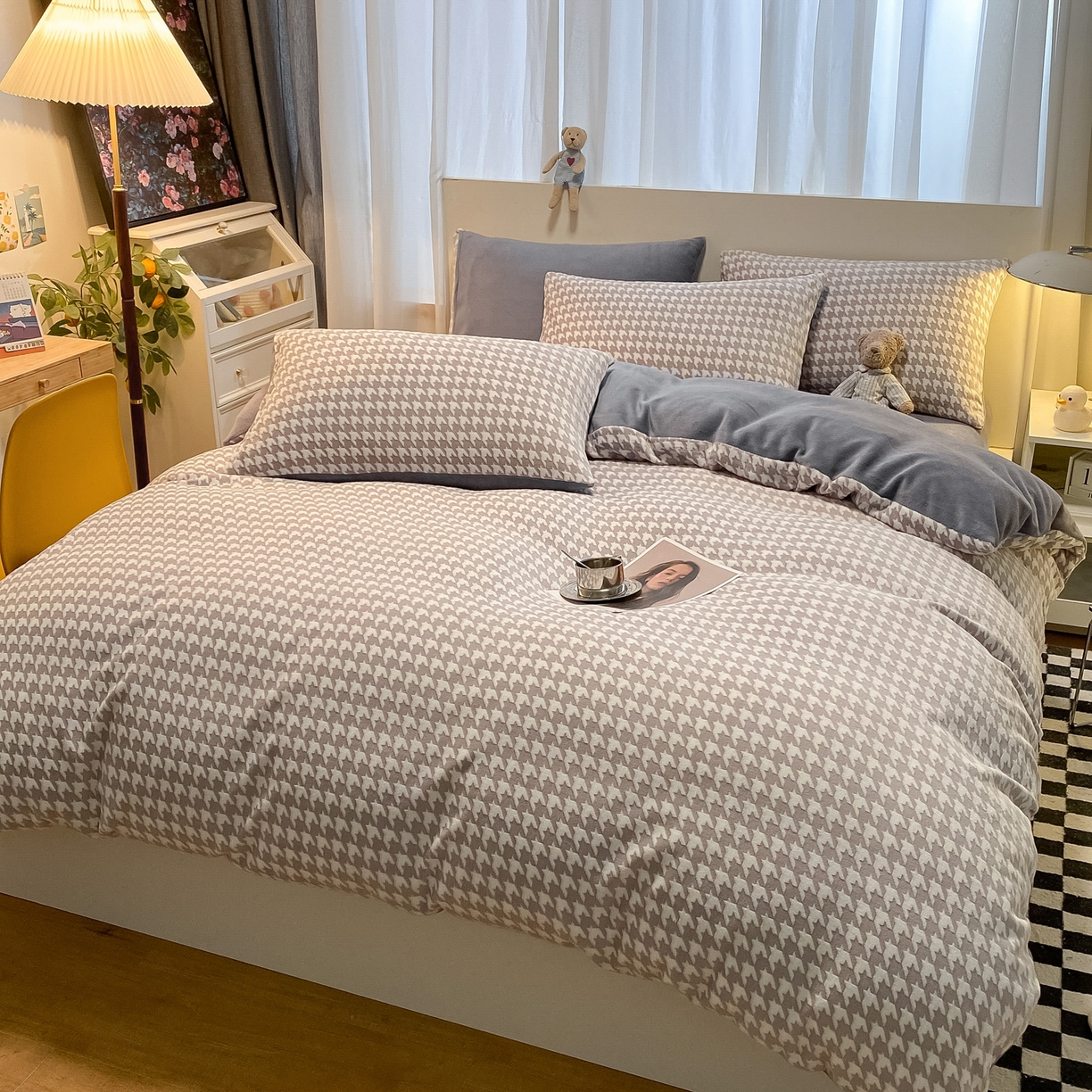 91家纺网 家纺一手货源 找家纺 如一 2025年3D立体雕花牛奶绒四件套 千鸟格灰