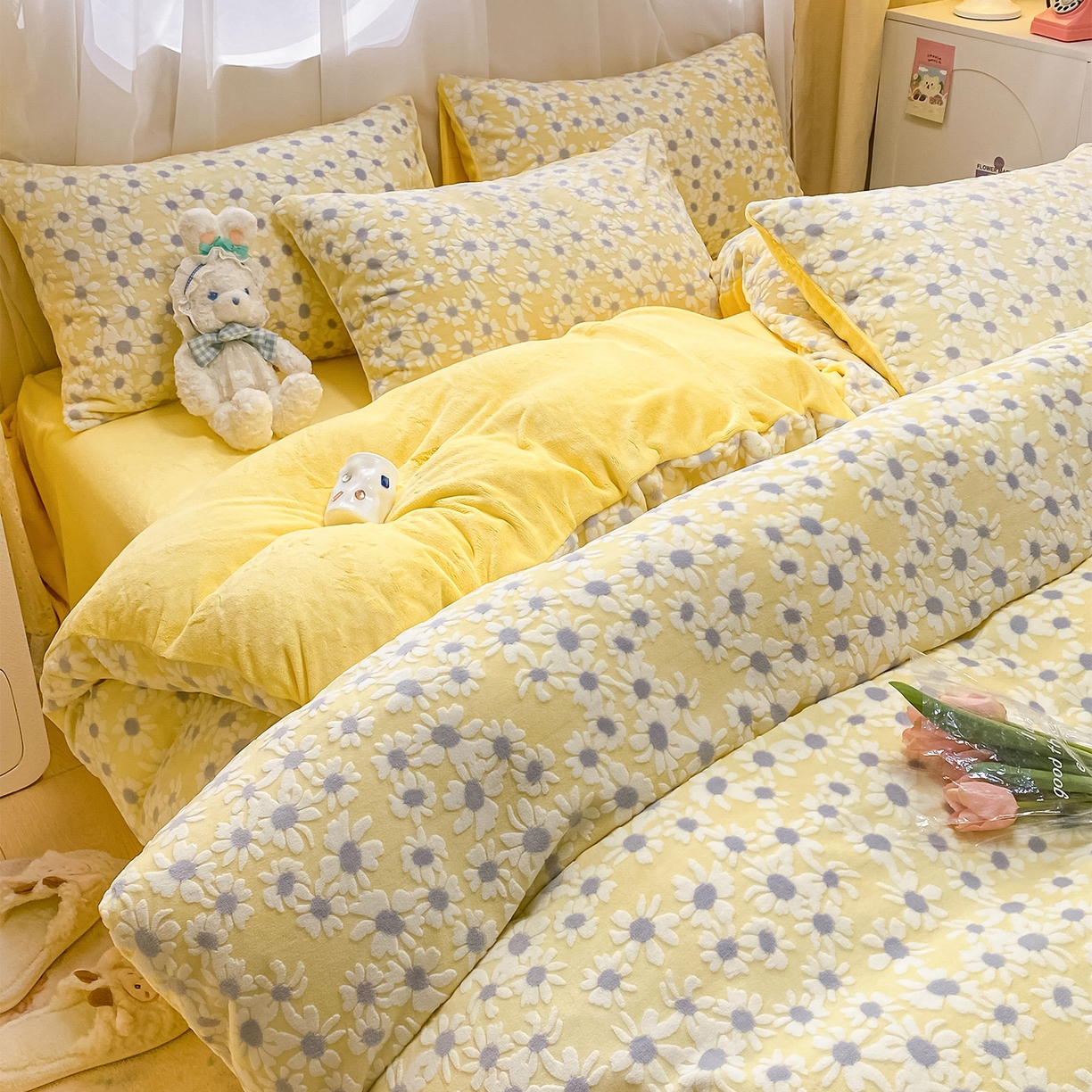 91家纺网 家纺一手货源 找家纺 如一 2025年3D立体雕花牛奶绒四件套 花漾-黄