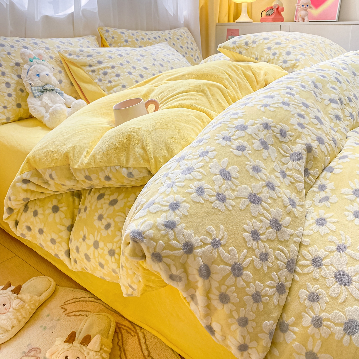 91家纺网 家纺一手货源 找家纺 如一 2025年3D立体雕花牛奶绒四件套 花漾-黄