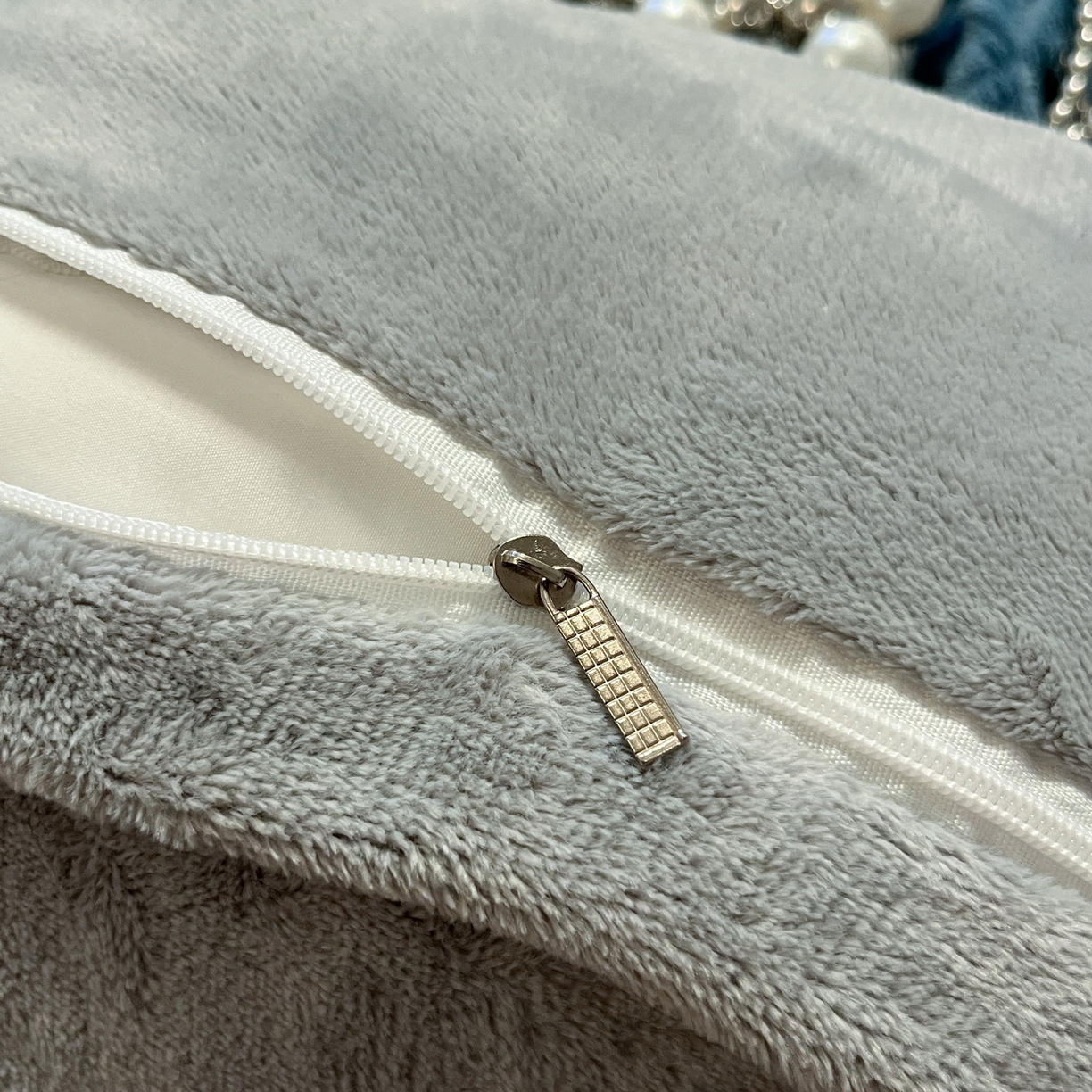 91家纺网 家纺一手货源 找家纺 如一 2025年3D立体雕花牛奶绒四件套 编织纹-蓝灰