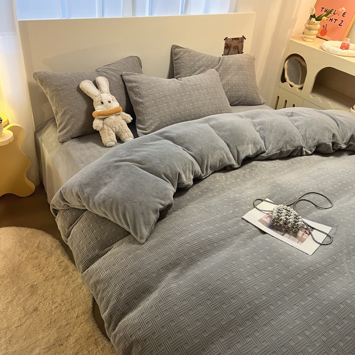 91家纺网 家纺一手货源 找家纺 如一 2025新款3D雕花牛奶绒单被套被套单件单品被套 编织纹-灰