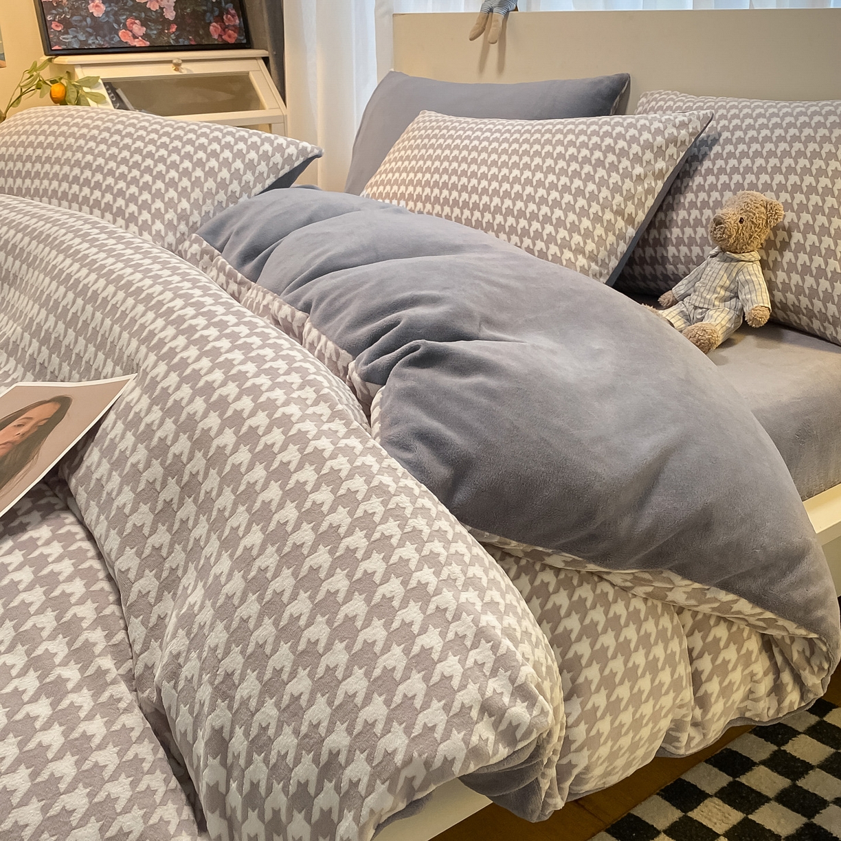 91家纺网 家纺一手货源 找家纺 如一 2025新款3D雕花牛奶绒单被套被套单件单品被套 千鸟格灰