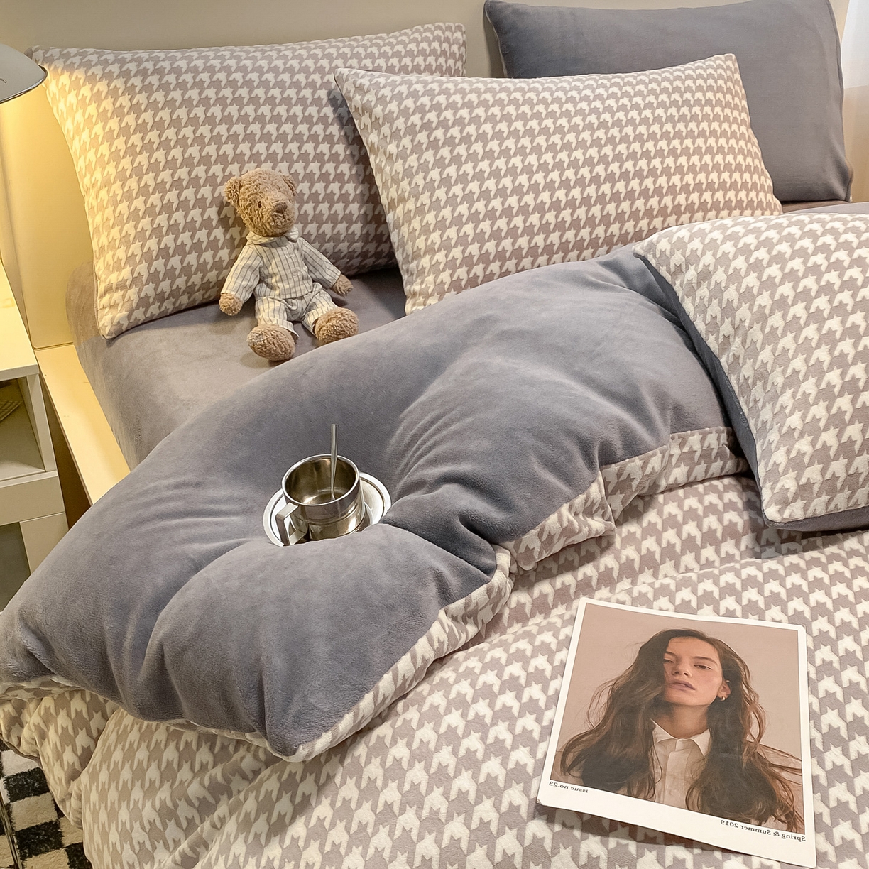 91家纺网 家纺一手货源 找家纺 如一 2025新款3D雕花牛奶绒单被套被套单件单品被套 千鸟格灰