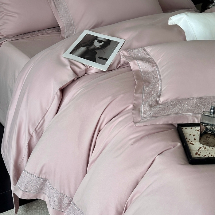 91家纺网 家纺一手货源 找家纺 时亿家居 2025新款镂空花边长绒棉纯棉磨毛四件套-海瑟薇 海瑟薇-悠悠紫