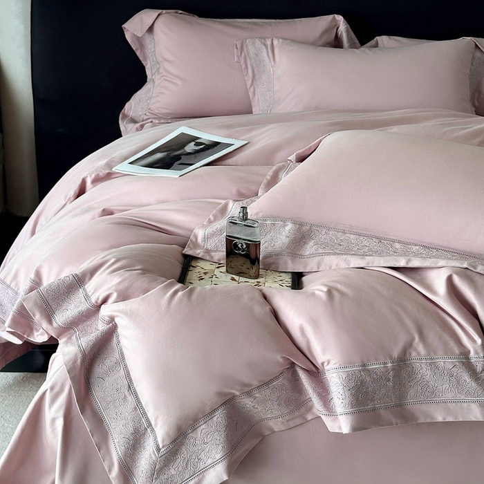 91家纺网 家纺一手货源 找家纺 时亿家居 2025新款镂空花边长绒棉纯棉磨毛四件套-海瑟薇 海瑟薇-悠悠紫