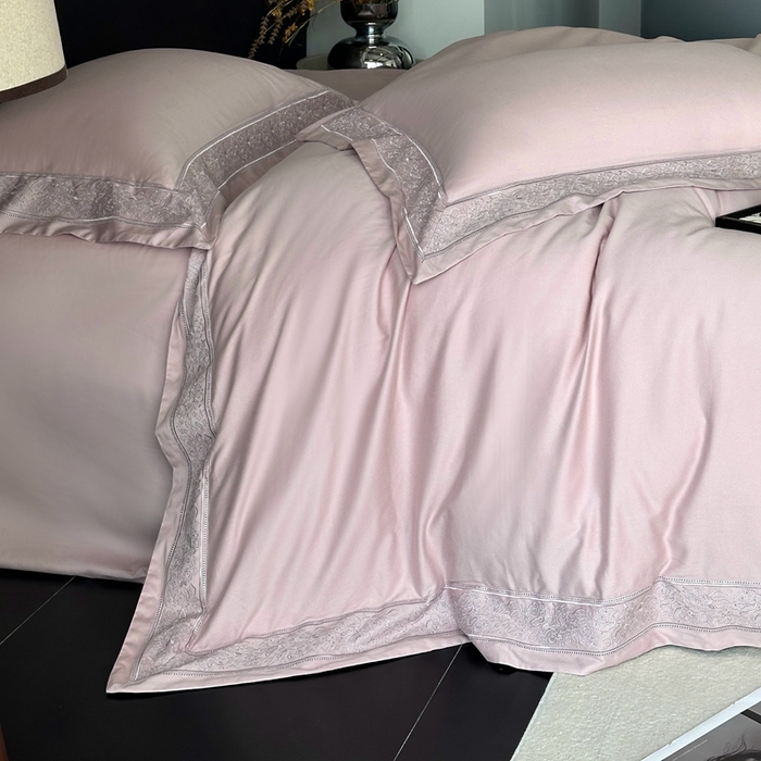 91家纺网 家纺一手货源 找家纺 时亿家居 2025新款镂空花边长绒棉纯棉磨毛四件套-海瑟薇 海瑟薇-悠悠紫