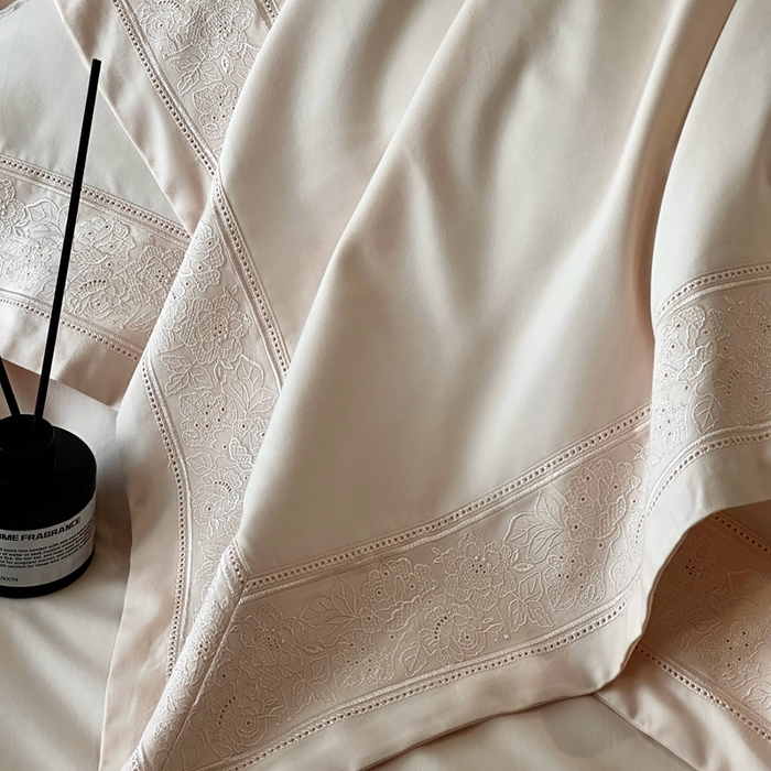 91家纺网 家纺一手货源 找家纺 时亿家居 2025新款镂空花边长绒棉纯棉磨毛四件套-海瑟薇 海瑟薇-米驼色