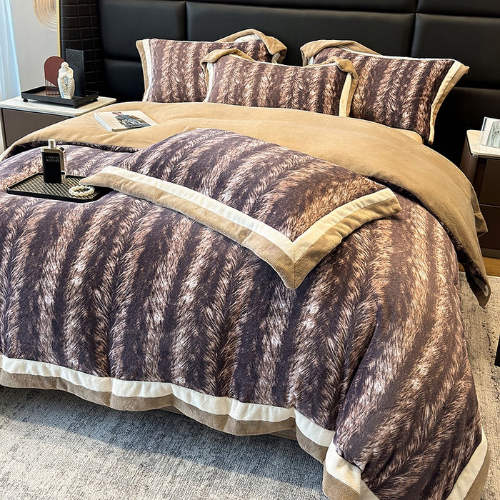 91家纺网 家纺一手货源 找家纺 （总）罗艺轩 2025新款高克重牛奶绒数码印花双拼角四件套