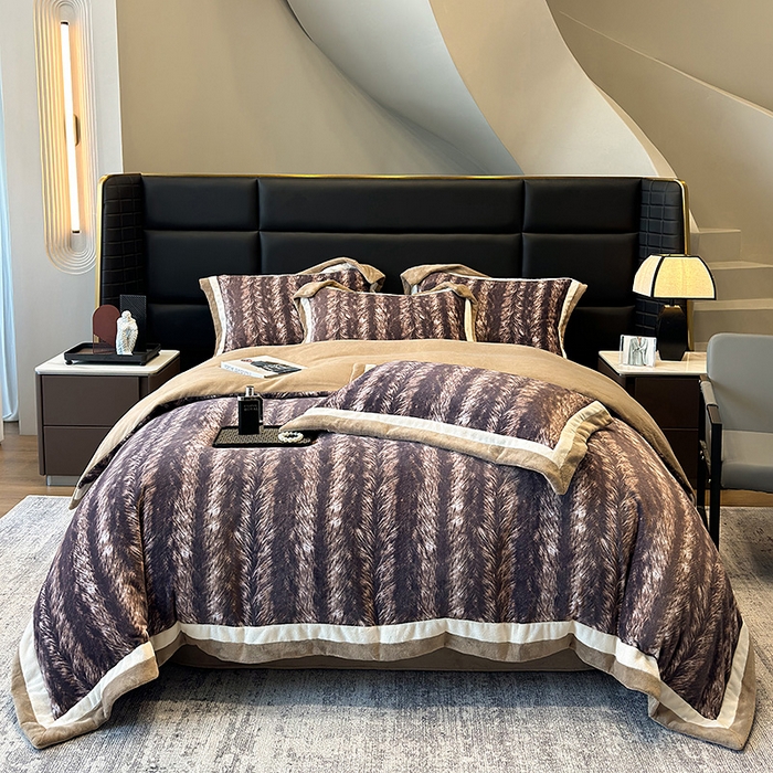 罗艺轩 2025新款高克重牛奶绒数码印花双拼角四件套 艾瑞尔