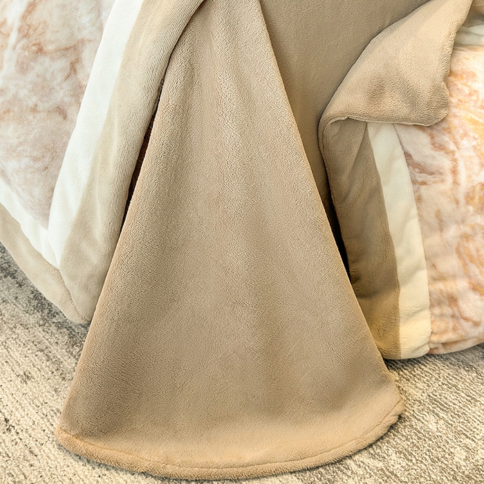 91家纺网 家纺一手货源 找家纺 罗艺轩 2025新款高克重牛奶绒数码印花双拼角四件套 奥罗拉