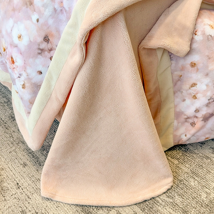 91家纺网 家纺一手货源 找家纺 罗艺轩 2025新款高克重牛奶绒数码印花双拼角四件套 罗莉纱