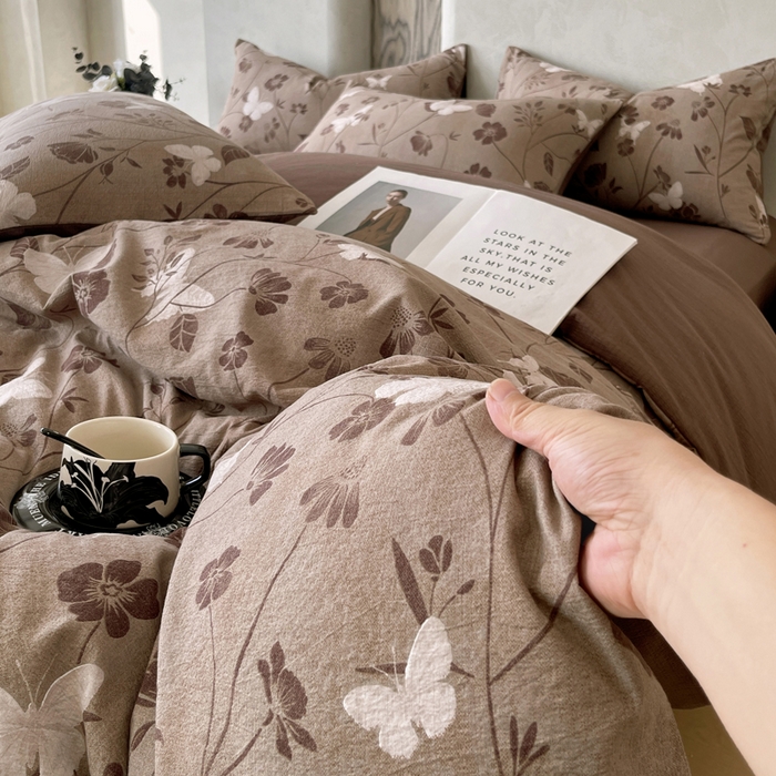 91家纺网 家纺一手货源 找家纺 宝士康家纺 2025秋冬新品高克重A类原麻暗合四件套复古加厚双层纱仿亚麻套件 蝶语