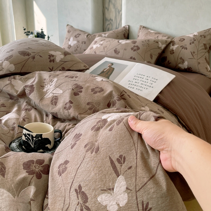 91家纺网 家纺一手货源 找家纺 宝士康家纺 2025秋冬新品高克重A类原麻暗合四件套复古加厚双层纱仿亚麻套件 蝶语