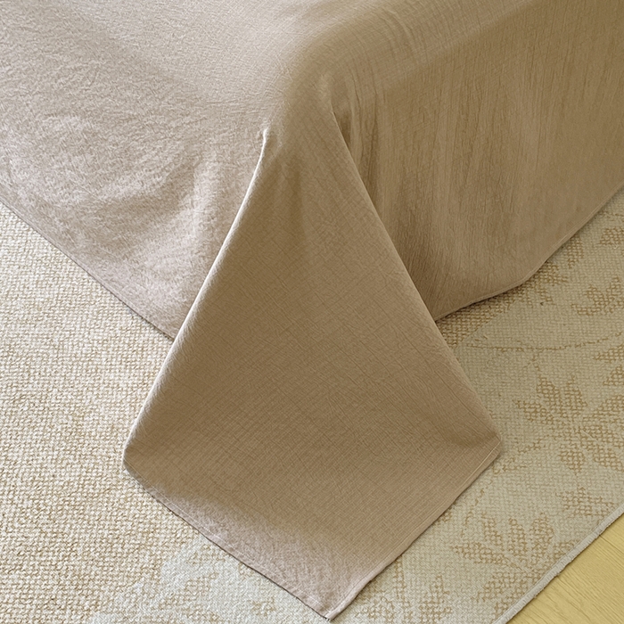 91家纺网 家纺一手货源 找家纺 宝士康家纺 2025秋冬新品高克重A类原麻暗合四件套复古加厚双层纱仿亚麻套件 墨蕊