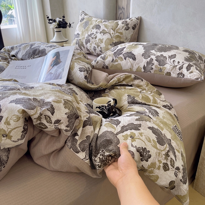 91家纺网 家纺一手货源 找家纺 宝士康家纺 2025秋冬新品高克重A类原麻暗合四件套复古加厚双层纱仿亚麻套件 墨蕊