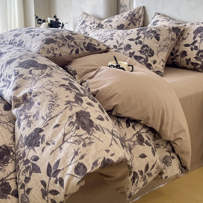 91家纺网 家纺一手货源 找家纺 宝士康家纺 2025秋冬新品高克重A类原麻暗合四件套复古加厚双层纱仿亚麻套件 墨影