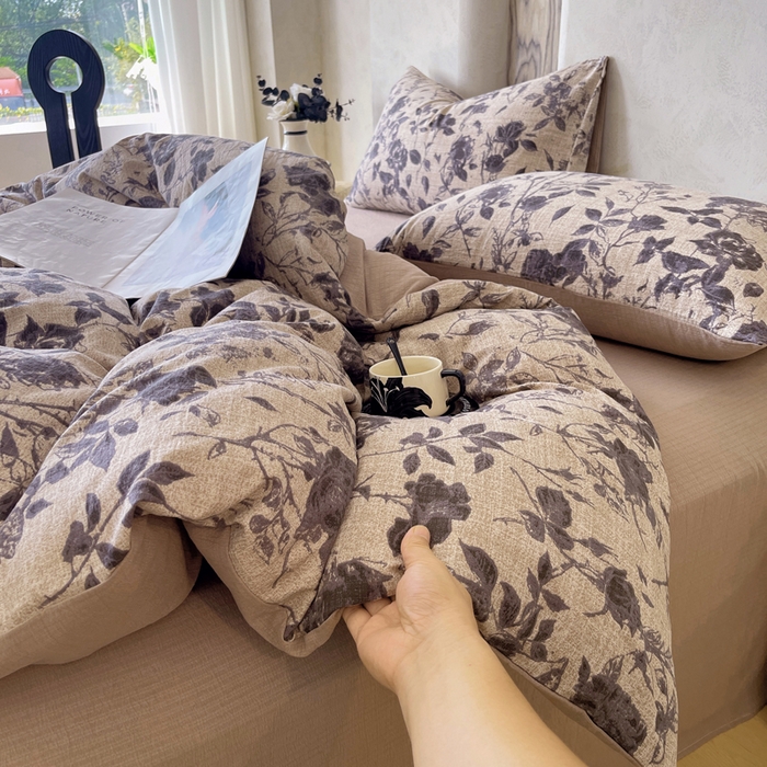 91家纺网 家纺一手货源 找家纺 宝士康家纺 2025秋冬新品高克重A类原麻暗合四件套复古加厚双层纱仿亚麻套件 墨影