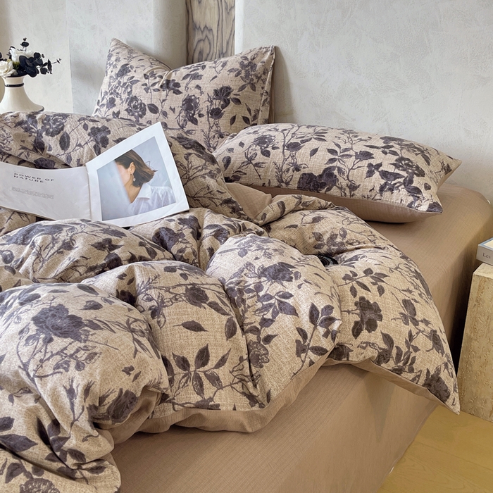 91家纺网 家纺一手货源 找家纺 宝士康家纺 2025秋冬新品高克重A类原麻暗合四件套复古加厚双层纱仿亚麻套件 墨影