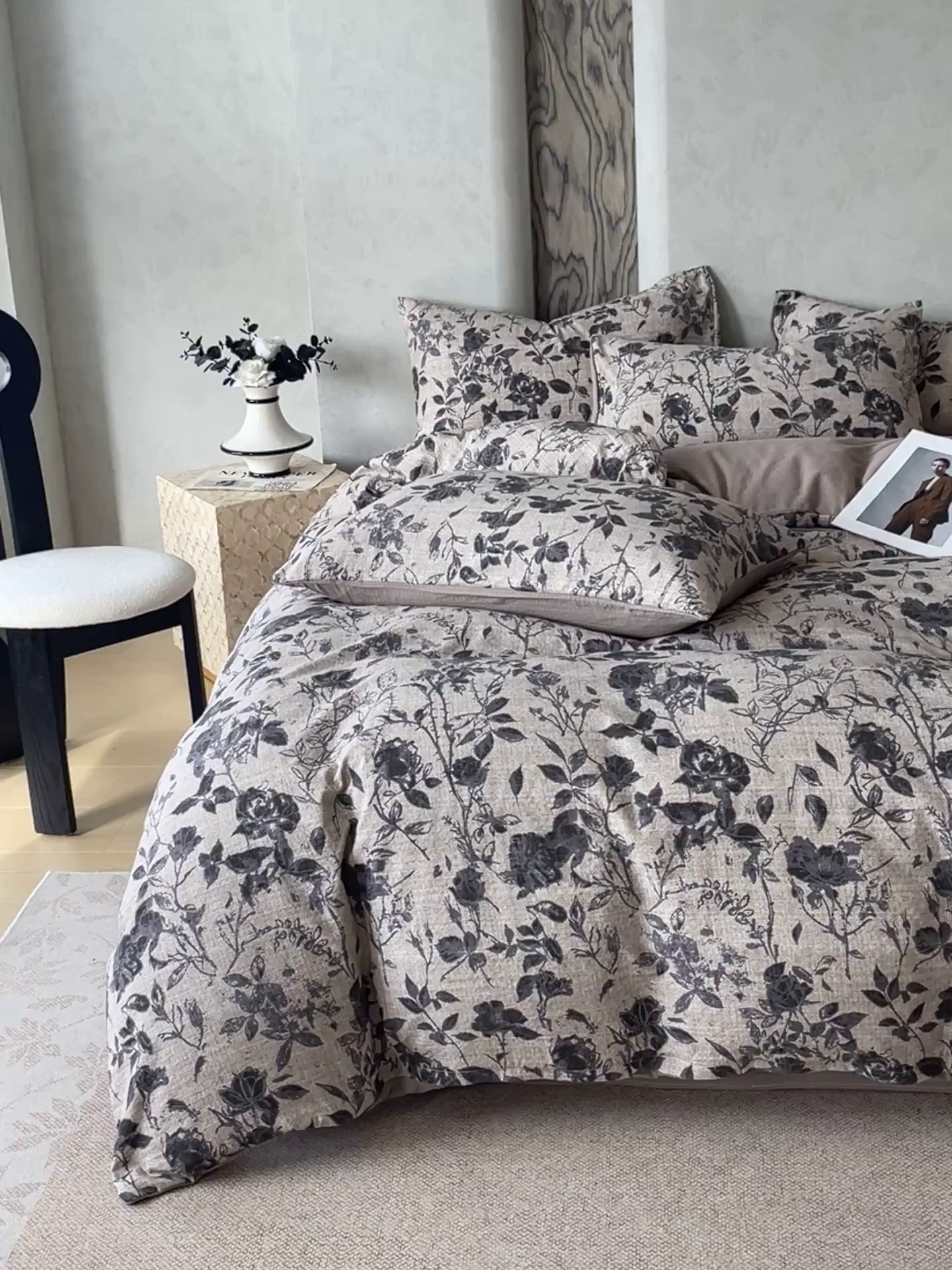 91家纺网 家纺一手货源 找家纺 宝士康家纺 2025秋冬新品高克重A类原麻暗合四件套复古加厚双层纱仿亚麻套件 墨影