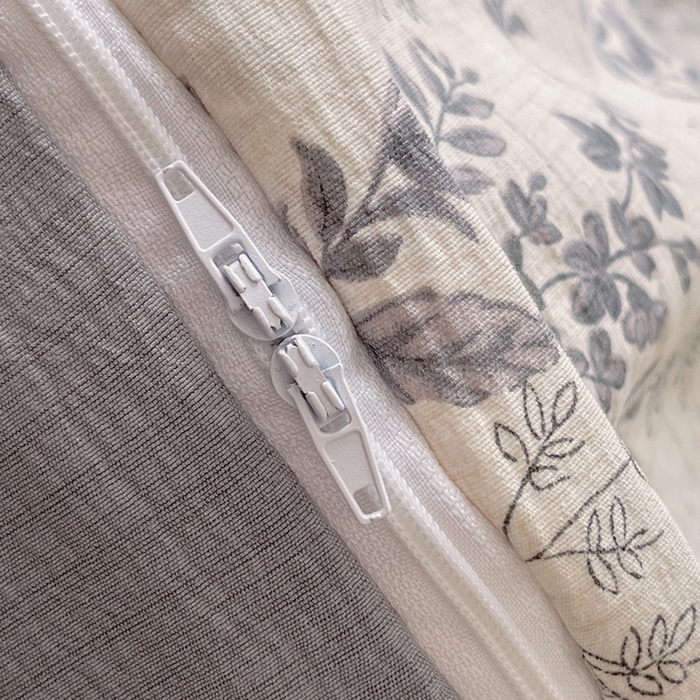 91家纺网 家纺一手货源 找家纺 宝士康家纺 2025秋冬新品高克重A类原麻暗合四件套复古加厚双层纱仿亚麻套件 素兮