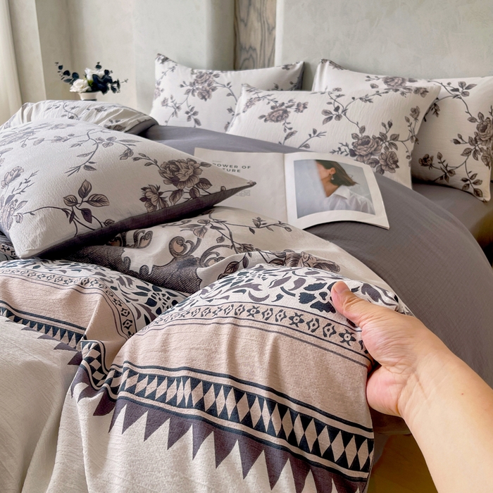 91家纺网 家纺一手货源 找家纺 宝士康家纺 2025秋冬新品高克重A类原麻暗合四件套复古加厚双层纱仿亚麻套件 雅蔓