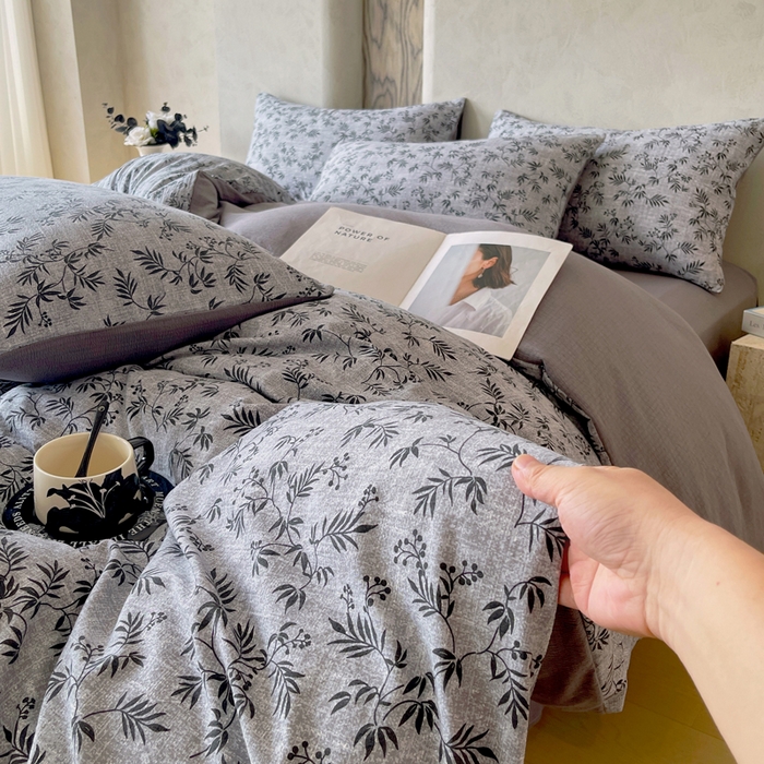 91家纺网 家纺一手货源 找家纺 宝士康家纺 2025秋冬新品高克重A类原麻暗合四件套复古加厚双层纱仿亚麻套件 幽叶