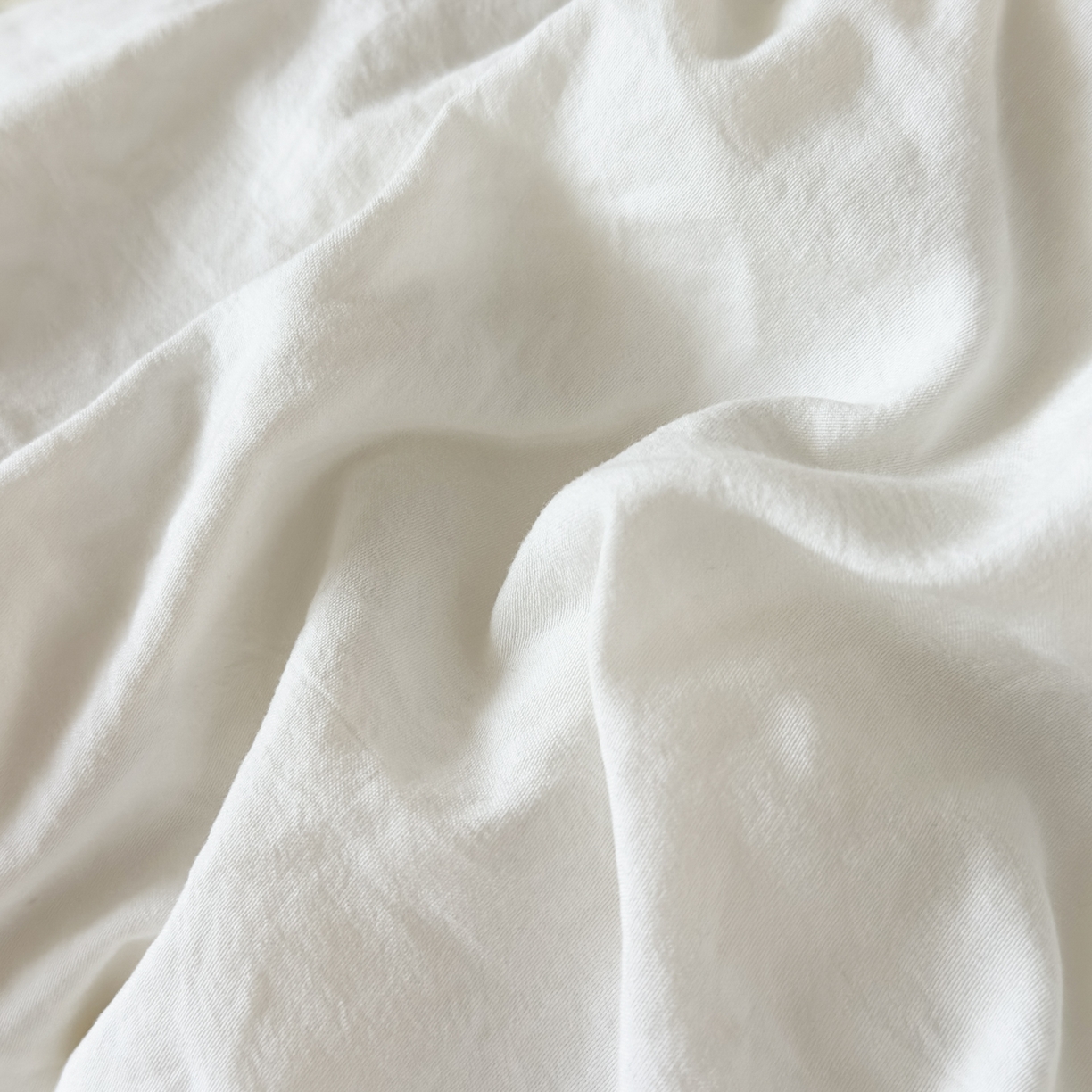 91家纺网 家纺一手货源 找家纺 尊妙被业 2025新款新疆棉花被被子被芯冬被春秋被垫被二合一字母被 浅云白