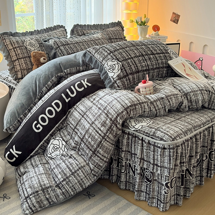 铠畅家纺 2025新款牛奶绒夹棉床盖床裙四件套 香格里拉