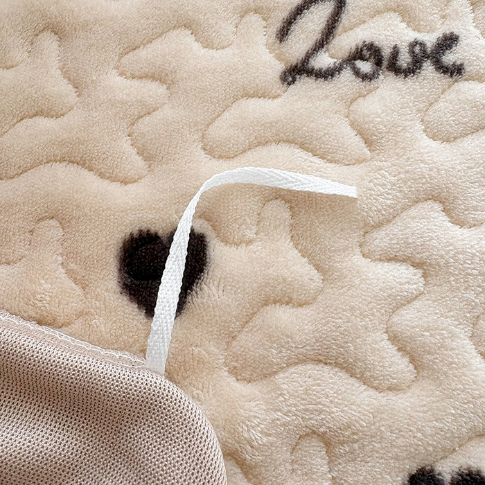 91家纺网 家纺一手货源 找家纺 铠畅家纺 2025新款牛奶绒夹棉床盖床裙四件套 心意坐标