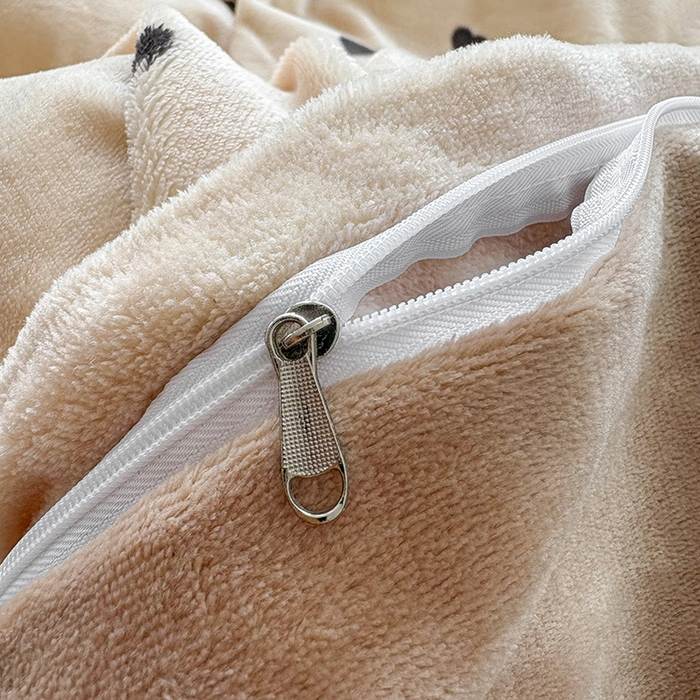 91家纺网 家纺一手货源 找家纺 铠畅家纺 2025新款牛奶绒夹棉床盖床裙四件套 心意坐标