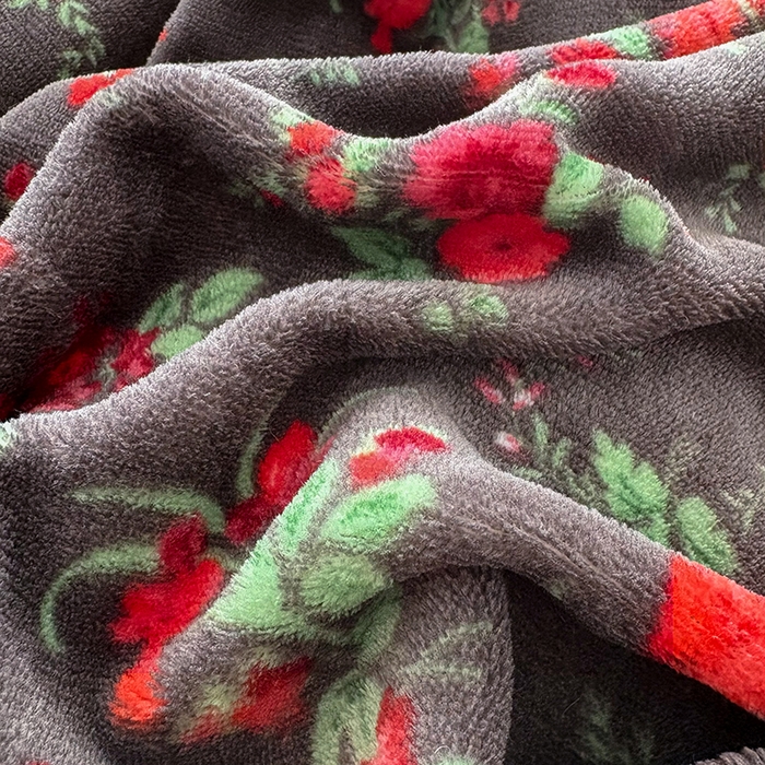 91家纺网 家纺一手货源 找家纺 铠畅家纺 2025新款牛奶绒夹棉床盖床裙四件套 玫瑰故事