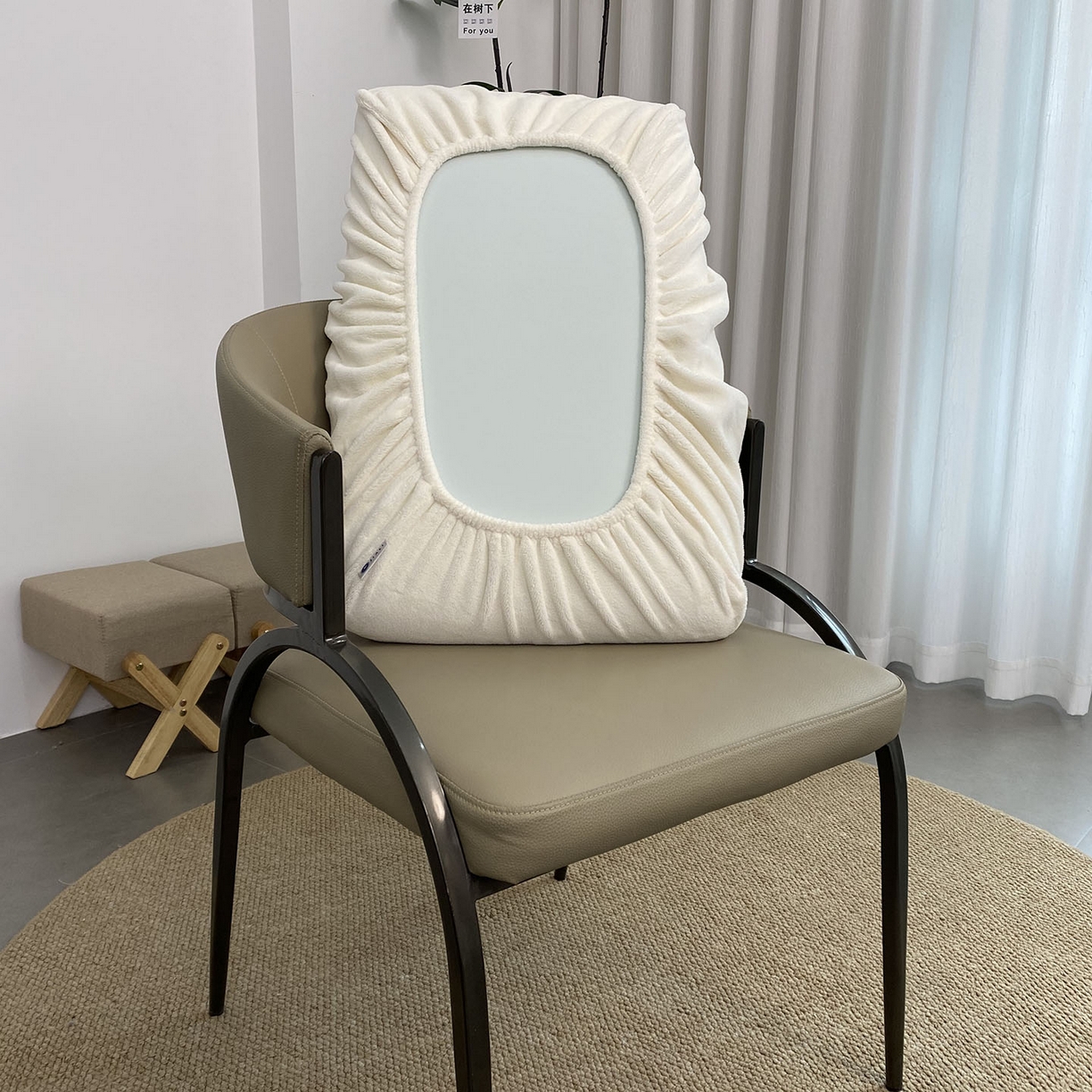 91家纺网 家纺一手货源 找家纺 佳笠家居 2025新款正宗250g全消光牛奶绒懒人枕套旅行枕套 奶昔白